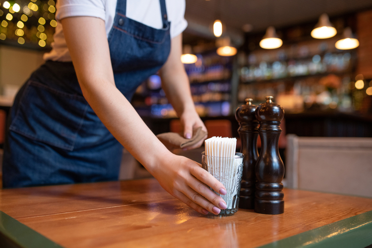 24時間営業のカフェバイトは働きやすい？メリット・デメリットについてご紹介