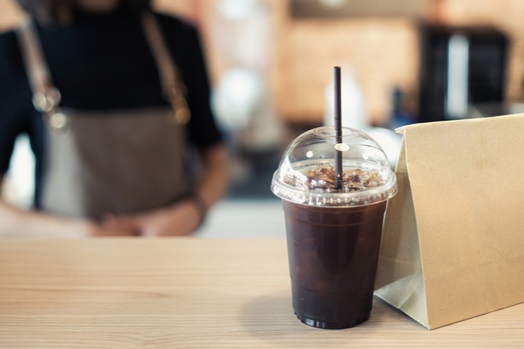 一人でこなす小規模カフェ店員のメリットとデメリットとは