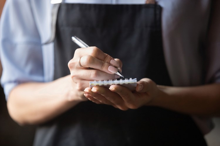 カフェバイトはクレームが多い？クレームの種類と対処法