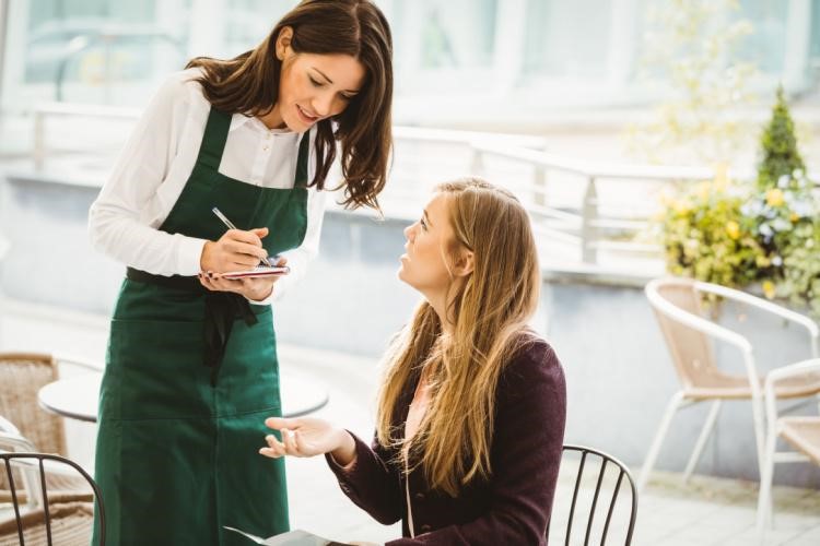 カフェバイトの評判は、良い？悪い？