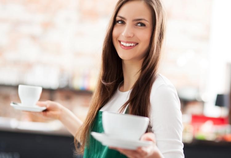 カフェバイトは楽？それとも大変？